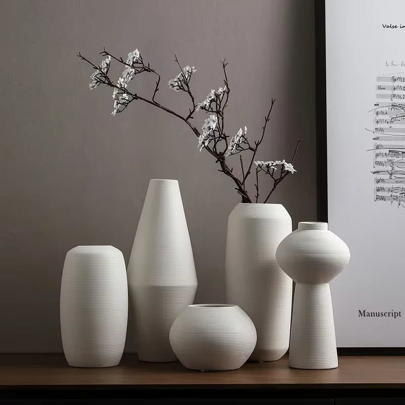 Modern Minimalist Creative White Brushed Ceramic Vase Dried Flower Arrangement Vase Home Decoration Nordic Art Crafts Ornaments